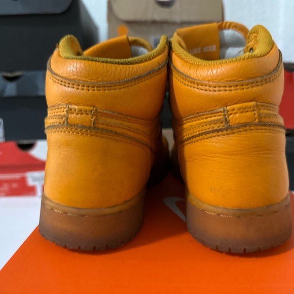 Jordan 1 Retro High
Gatorade Orange Peel (GS) - Picture 4 of 8
